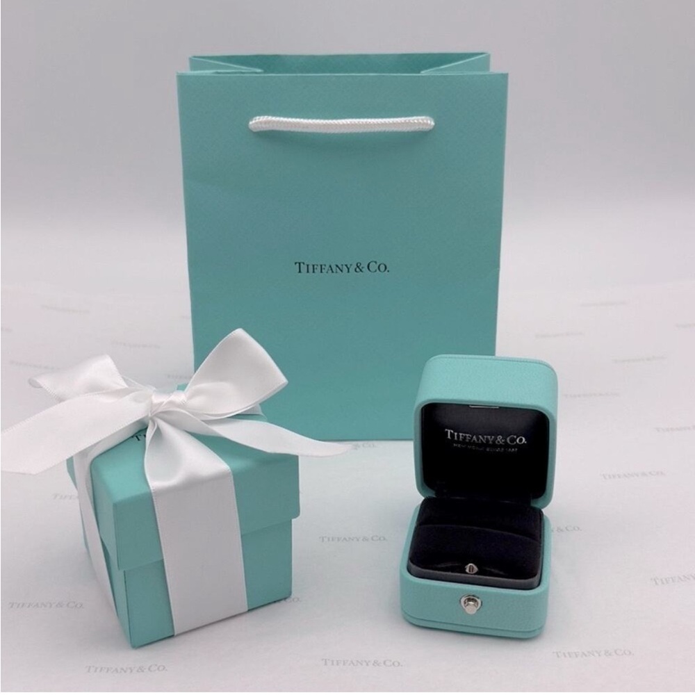 Tiffany & Co. Keepsake Ring Gift Box and White Ribbon